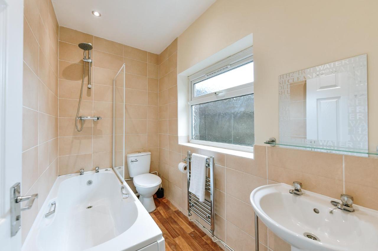 Host & - Gerald House Holiday home *